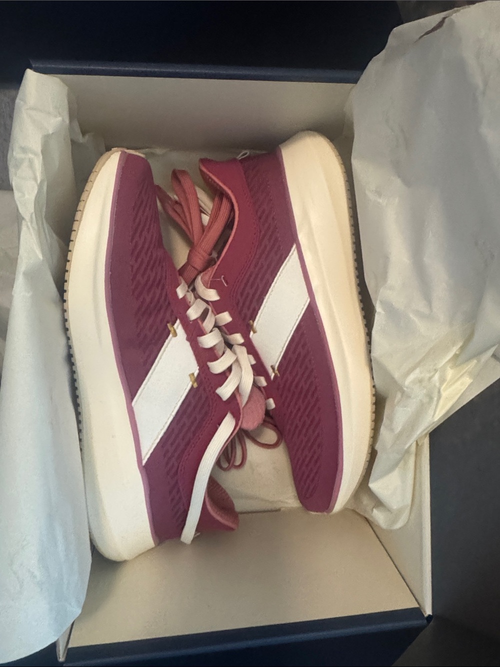 Tracksmith Elliot Runner New in Box - Women’s 9 / Men’s 7.5